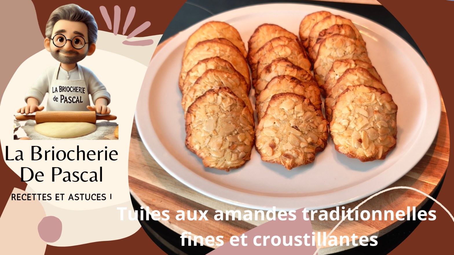 Tuiles aux amandes dorées et bombées sur une assiette
