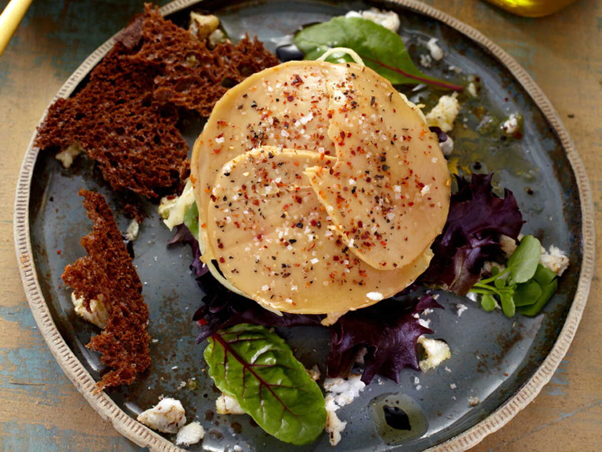 Bol de riz soufflé croustillant pour le petit-déjeuner et la pâtisserie